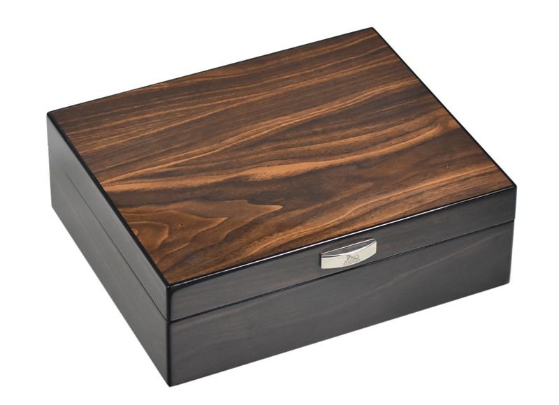 Humidor Lubinski Noyer 40 sig. - vooraanzicht notenhout humidor Lubinski
