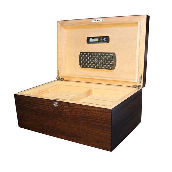 Humidor Chacom Brigham Millenium Noyer voor 125 sig. - binnenaanzicht met meerdere niveaus en cederhout