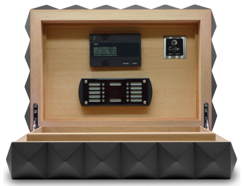Colibri Humidor Quasar Black - geopend