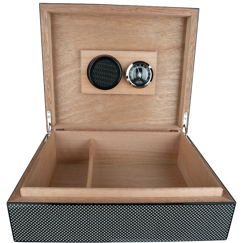 Humidor Carbon - binnenaanzicht met cederhout interieur