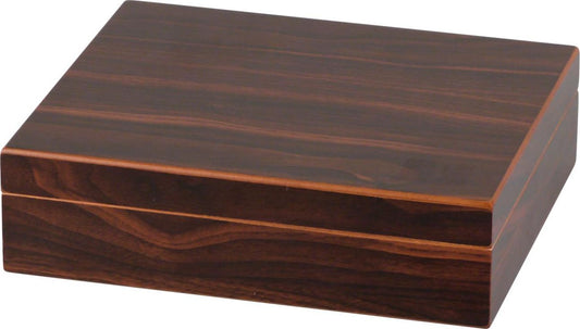 Humidor Walnoot decor ca. 20 sigaren - vooraanzicht compacte walnoothout humidor