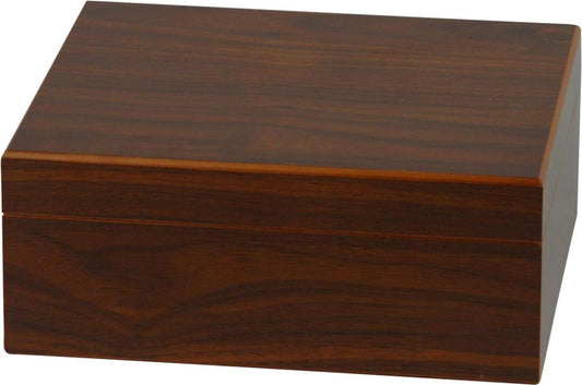 Humidor Walnoot decor ca. 25 sigaren - vooraanzicht walnoothout humidor met decoratief motief
