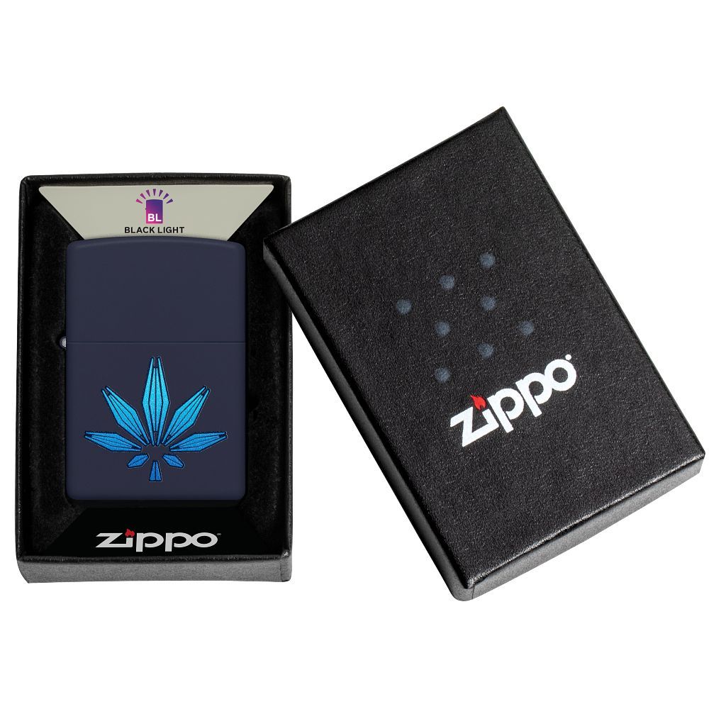 Zippo Aansteker 239 Cannabis Design - detail