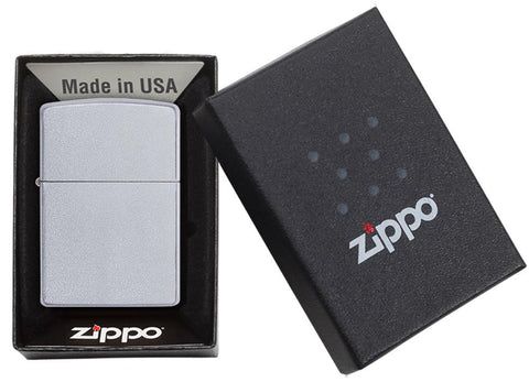 ZIPPO Aansteker PL ZIP 205 REG SATIN FINISH - detail