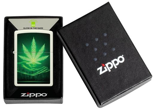 Zippo Aansteker 49193 Cannabis GITD - detail