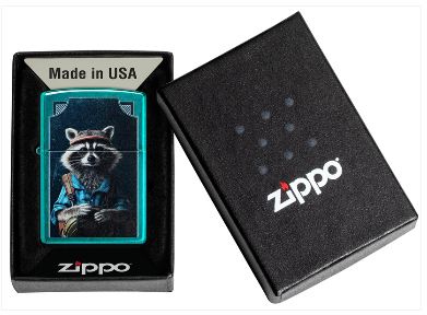 Zippo Aansteker - 24004 Raccoon hiker Design - detail 1