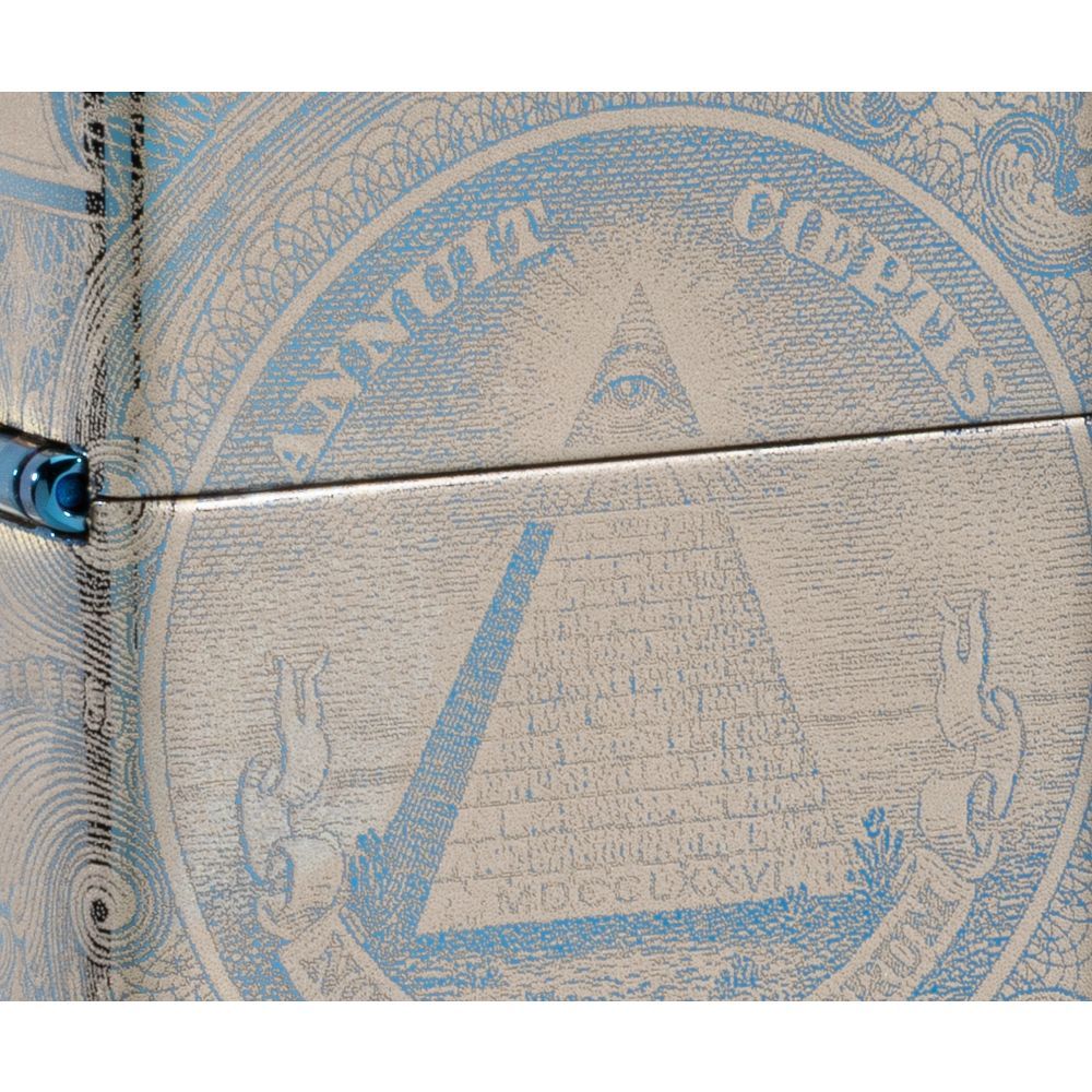 Zippo 20446 Currency Design aansteker - open met vlam