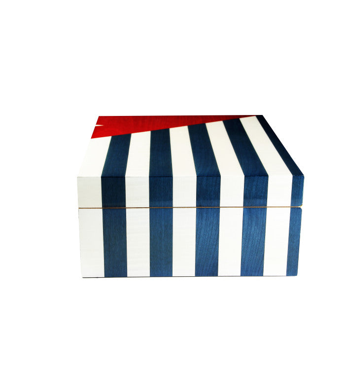 Adorini Cuba Te Amo Humidor Medium Deluxe - detail sluiting en afwerking