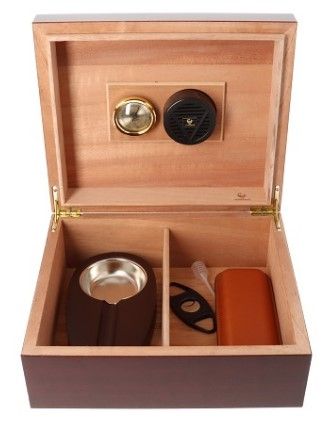 Germanus Humidor Set brown 26x22,5x10,8cm - vooraanzicht bruine humidor set