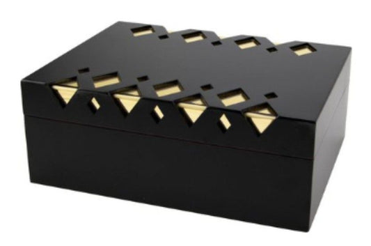 Humidor Matt Zwart met Gouden patroon (50 cig) - vooraanzicht zwarte humidor met gouden patroon
