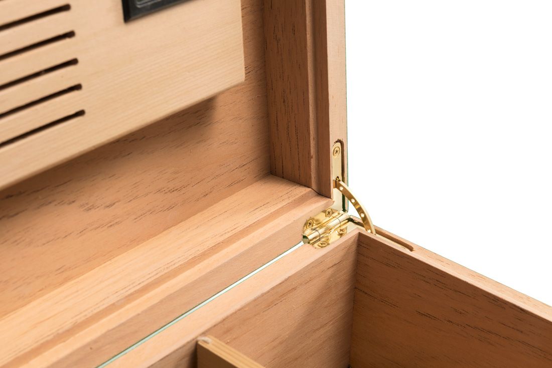 Morici Roma Humidor Red Grain - binnenaanzicht cederhout
